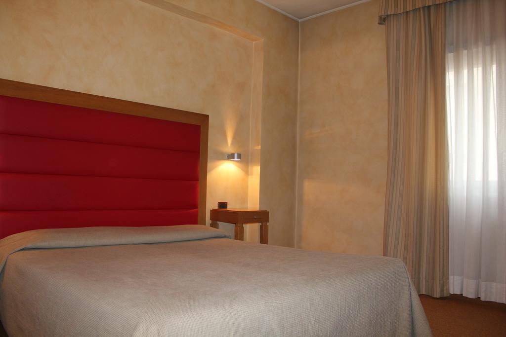 Hotel Castello L'Aquila Exterior photo